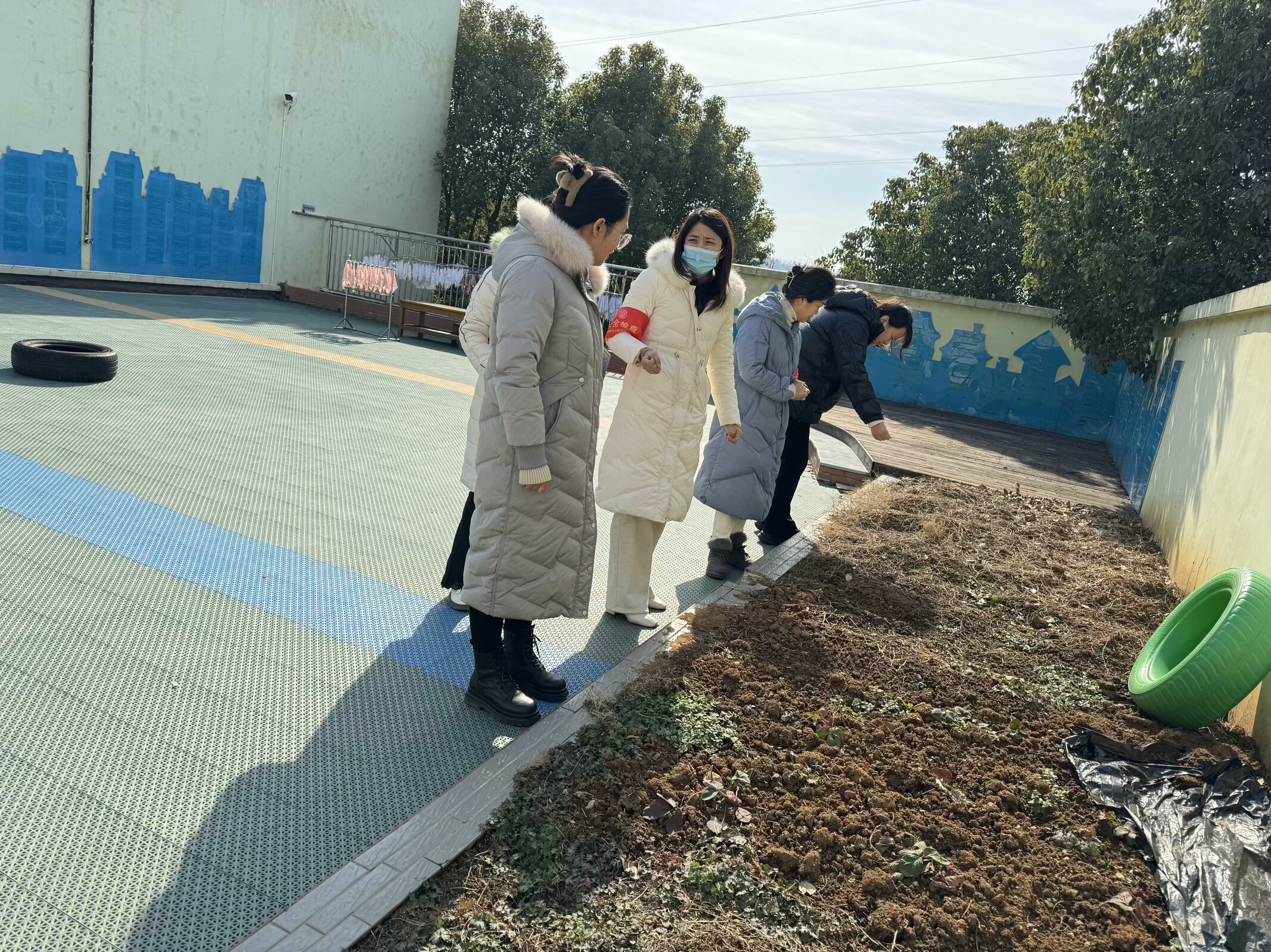 240126筑牢安全防线 共度平安寒假 ——栖霞幼儿园五福园寒假前安全大检查_html_326ebf9a.jpg