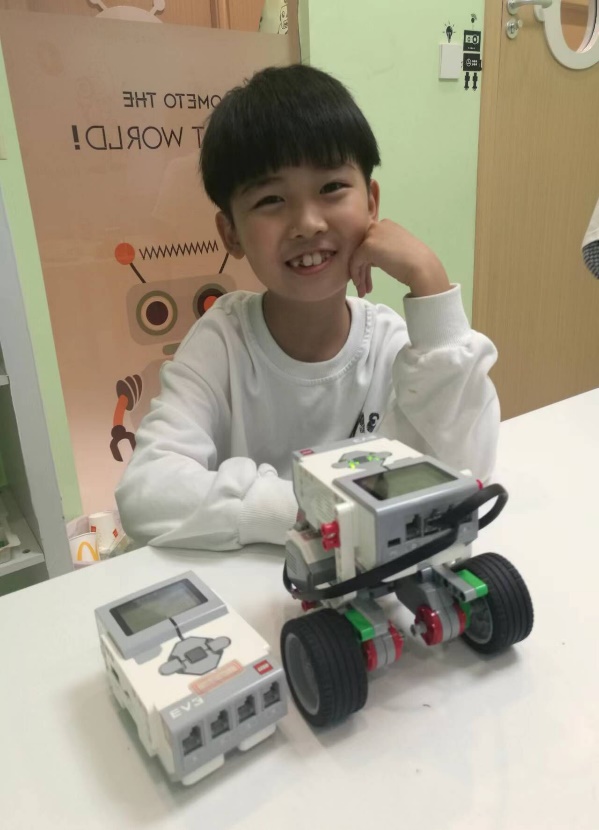 【广志学子】我骄傲，我是光荣升旗手——南京市金陵小学（广志路校区）2023学年第一学期第四周升旗手事迹介绍_html_141c1fcb.jpg