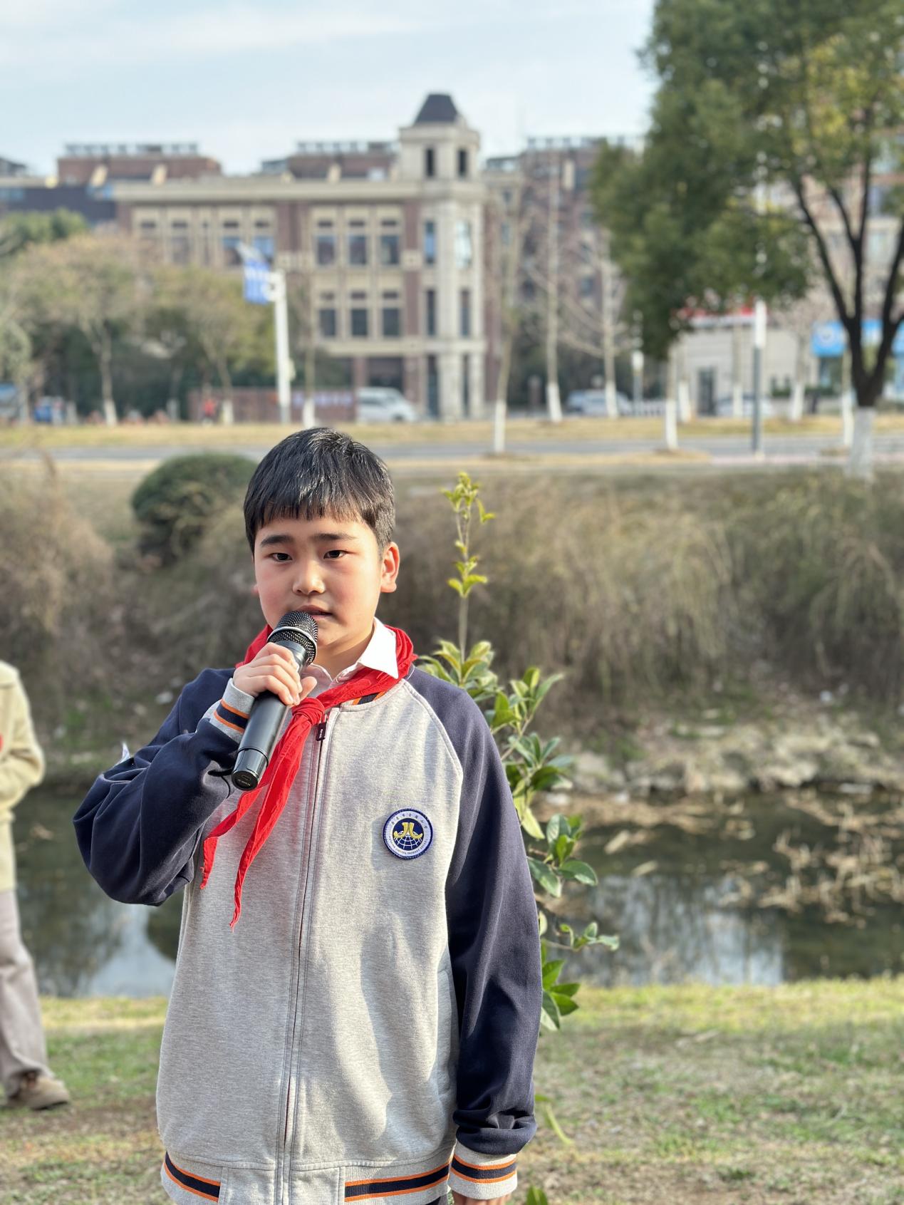 相约春天 共植希望——记金陵小学2024年植树节活动_html_m7a9d71a9.jpg