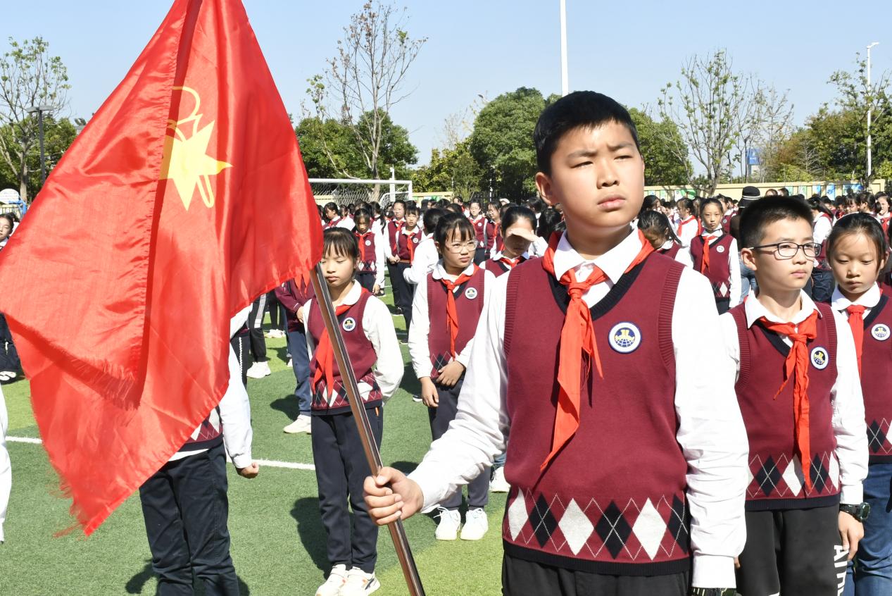 【博学广志】喜迎二十大 十年新征程——10•13建队日活动暨分批入队仪式_html_m14290a8a.jpg