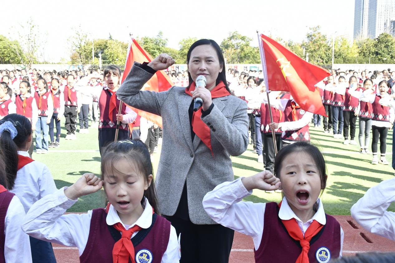 【博学广志】喜迎二十大 十年新征程——10•13建队日活动暨分批入队仪式_html_55e255a6.jpg