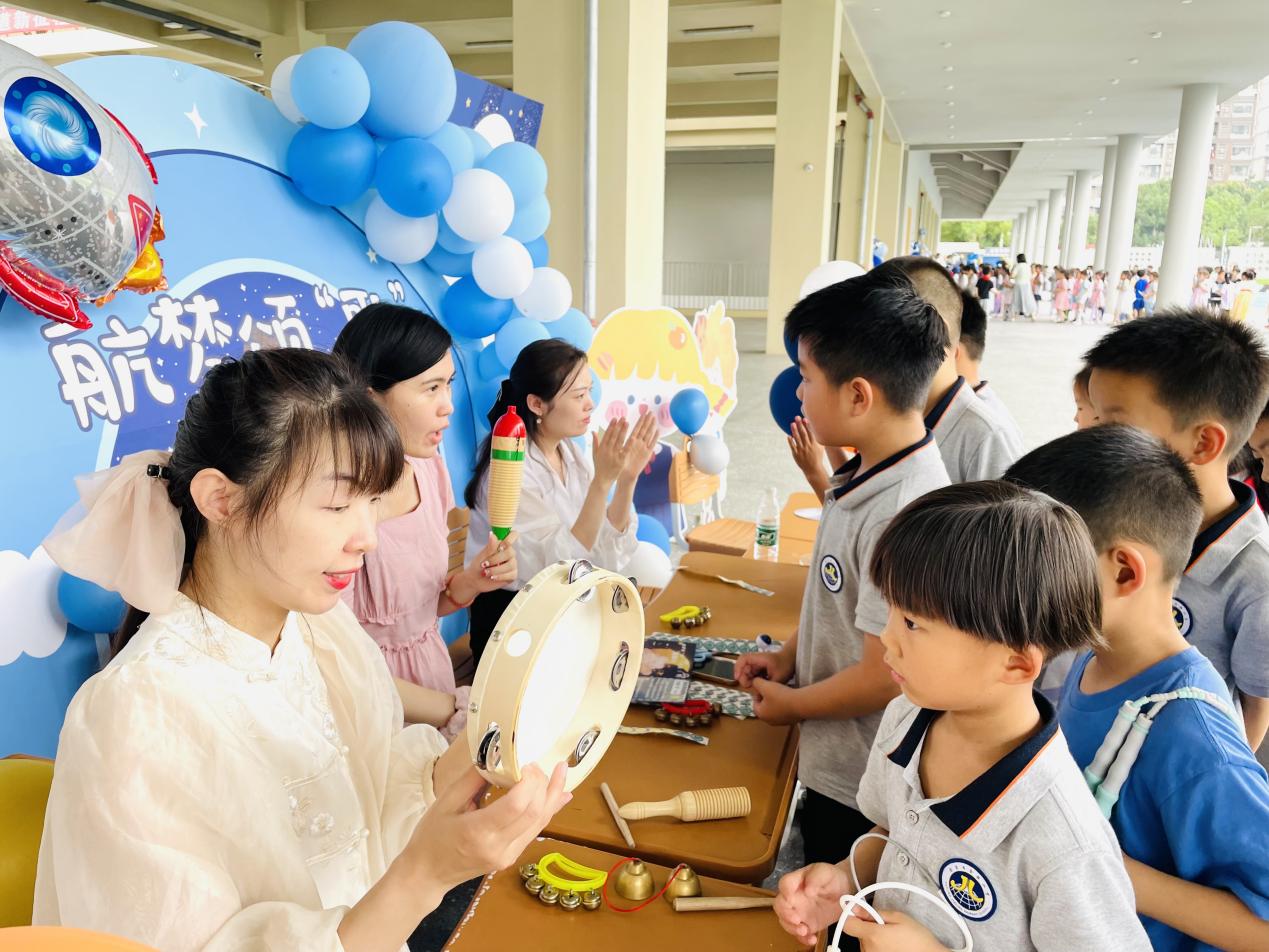 【湖畔·三博论坛】从“核心素养”到“工作重点”——在2022-2023学年第二学期家长会上的发言_html_m1acd032d.jpg