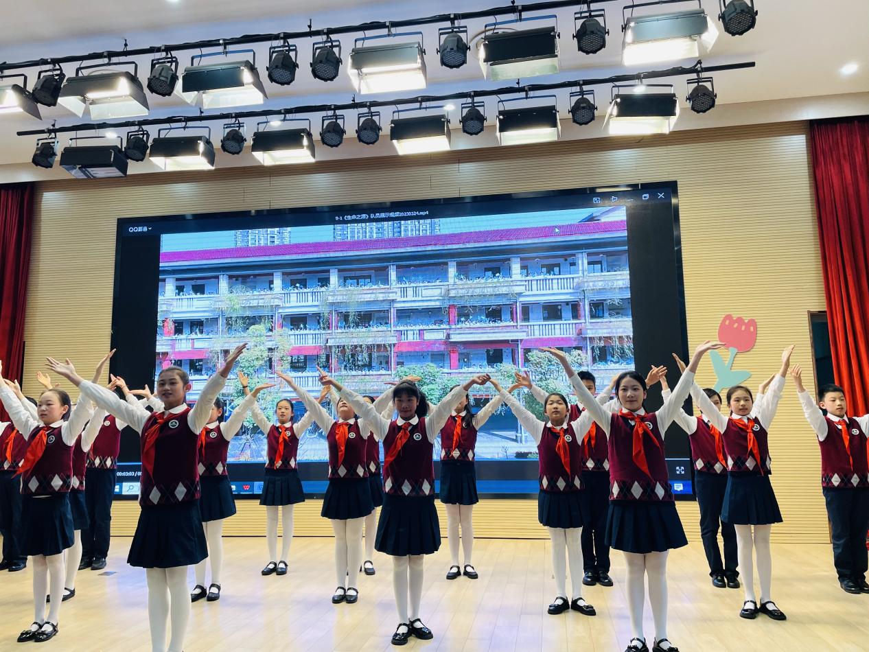 第五十三期全国省、地督学培训班学员莅临金陵小学（仙林湖校区）参观指导_html_m126a3d50.jpg