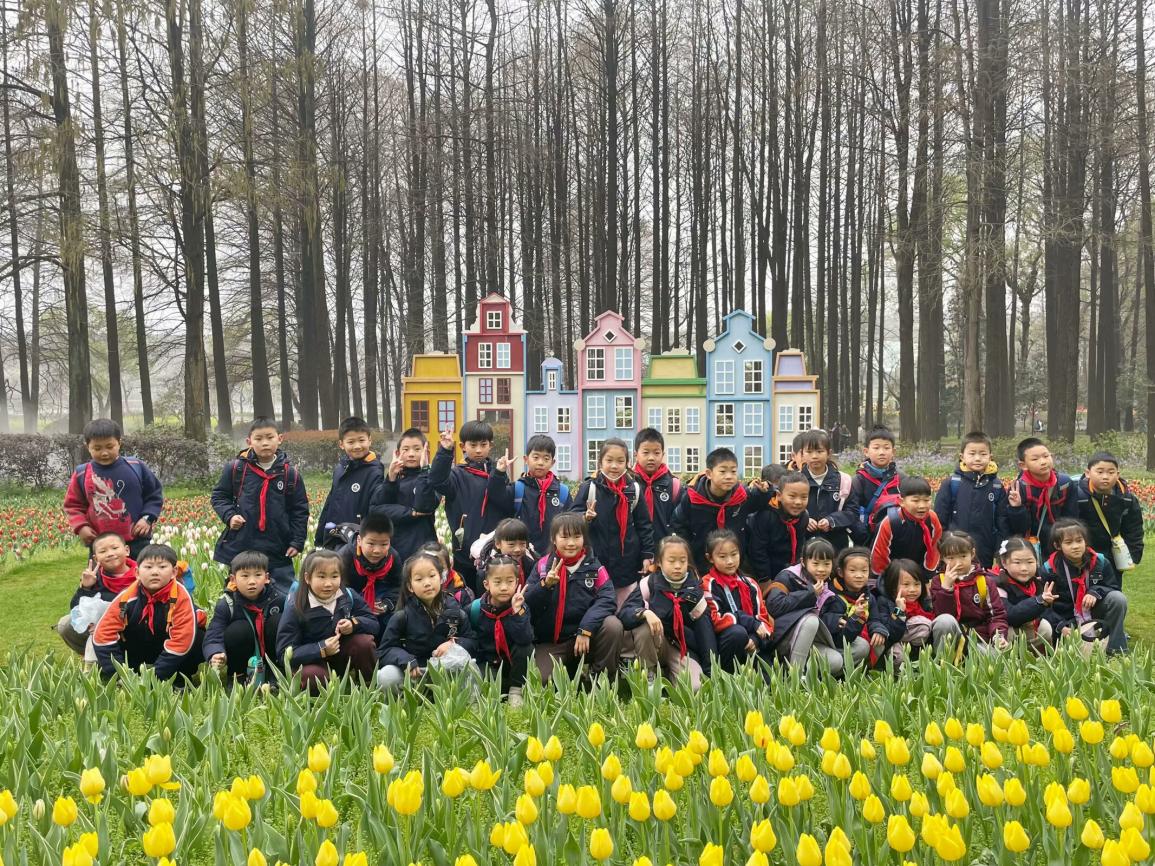 【湖畔·学生活动】春风拂面，学子欢腾——记金陵小学（仙林湖校区）二年级综合实践活动_html_54aae0aa.jpg