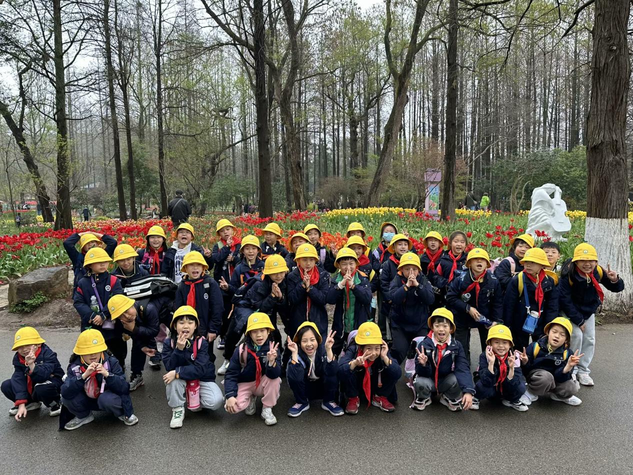 【湖畔·学生活动】春风拂面，学子欢腾——记金陵小学（仙林湖校区）二年级综合实践活动_html_m6597ce6e.jpg