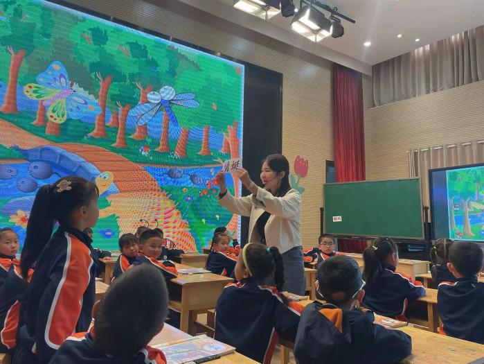 【湖畔·协同育人】“衔”而有道 “接”续未来——金陵小学（仙林湖校区）与幼儿园幼小科学衔接交流活动（五）_html_m494d263.jpg