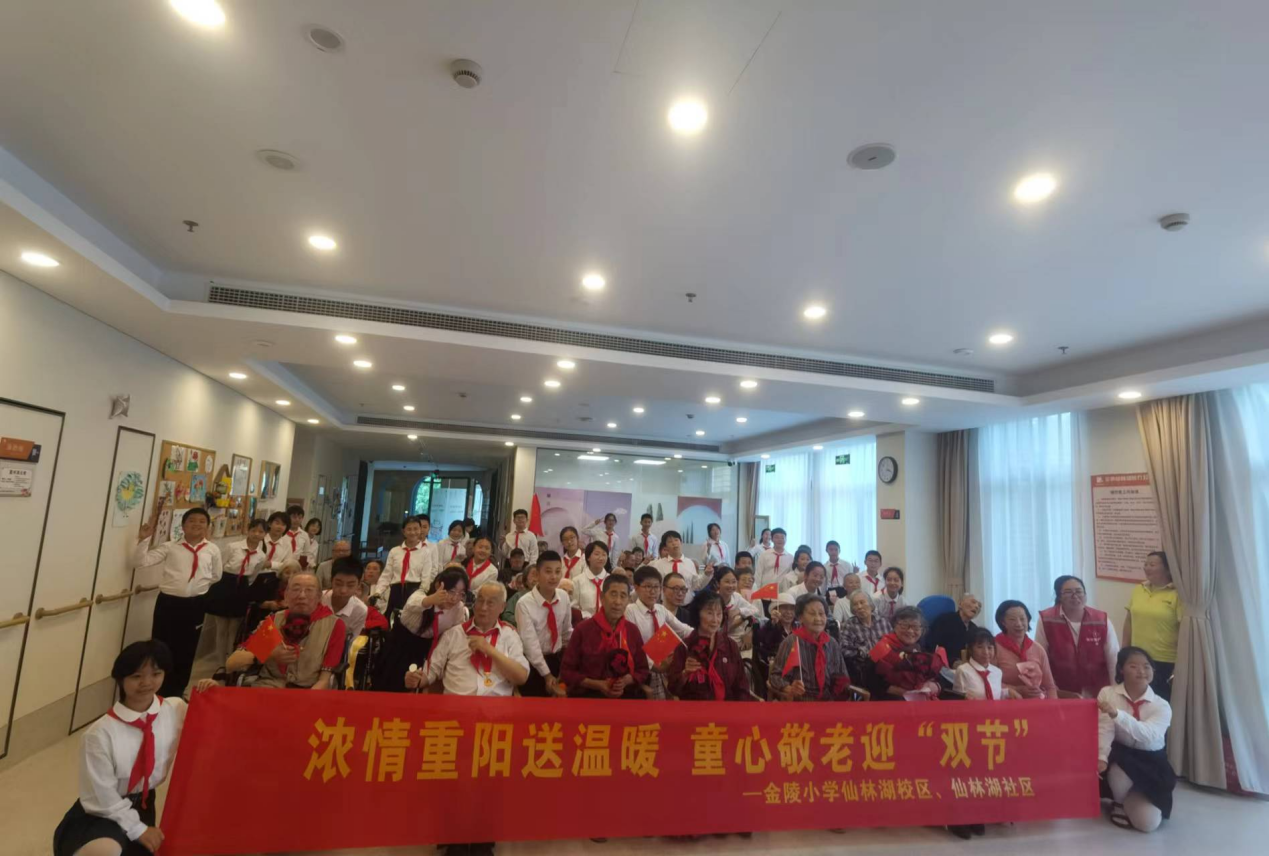 【湖畔·红领巾寻访】喜迎二十大  永远跟党走（二十九）——六（10）中队红领巾寻访身边老党员_html_m1a4dc5e5.png
