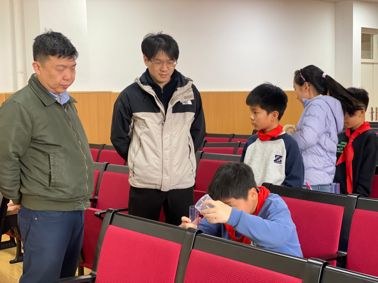 【湖畔·队伍建设】融合创新促均衡，双研赋能提质效——金陵小学集团三月教学例会_html_5c8a3c42.png