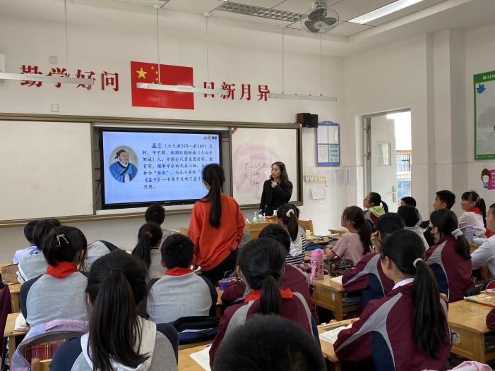 【湖畔光影】“双减”精神进课堂，行政听课促落实——金陵小学（仙林湖校区）“推门听课”活动（10）_html_775b0f62.jpg