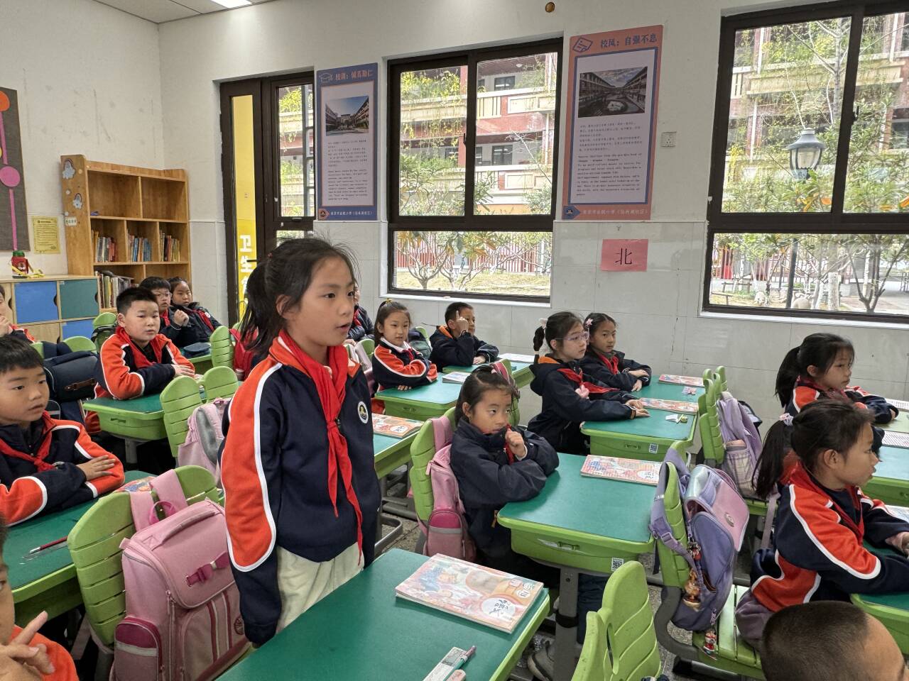 【湖畔&middot;童化课堂】深耕趣味课堂，赋能语文教学——记金陵小学（仙林湖校区）二年级语文组教研活动_html_25216863.jpg