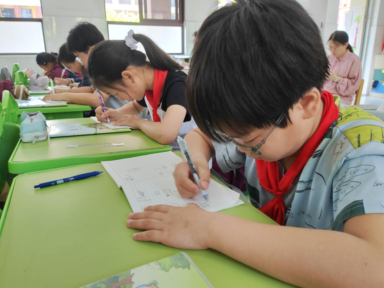 【湖畔·童化课堂】聚焦计算一致性，实现思维可视化——数学校本研修之课例研讨（204）_html_12104ddc.jpg