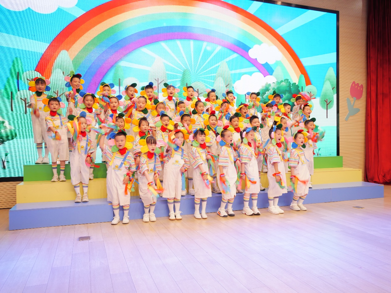 【湖畔·学生活动】“红领巾爱祖国●闪闪发光的你”——合唱比赛一年级专场_html_42082afb.jpg