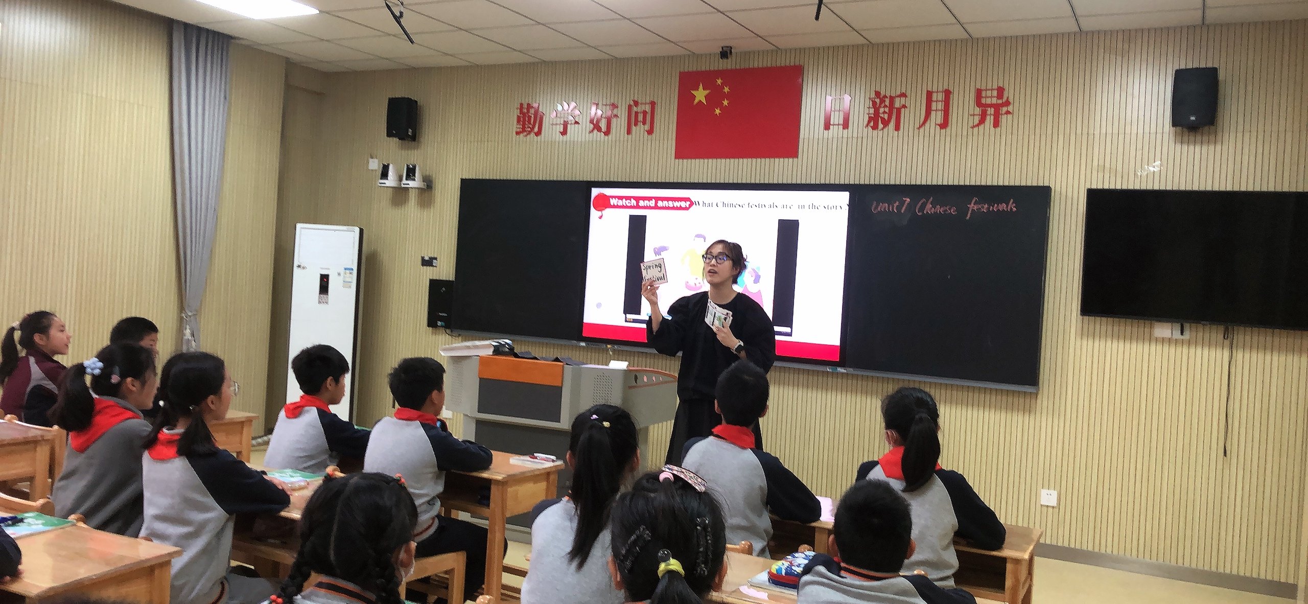 【湖畔·童化课堂】学科融合，提升素养——记英语组第三次校本教研_html_7a310162.jpg
