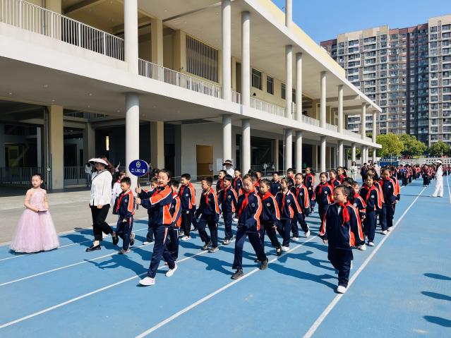 【湖畔·学生活动】“运动展风采，健康向未来” ——金陵小学（仙林湖校区）2023—2024学年春季运动会（二年级）_html_5698a814.jpg