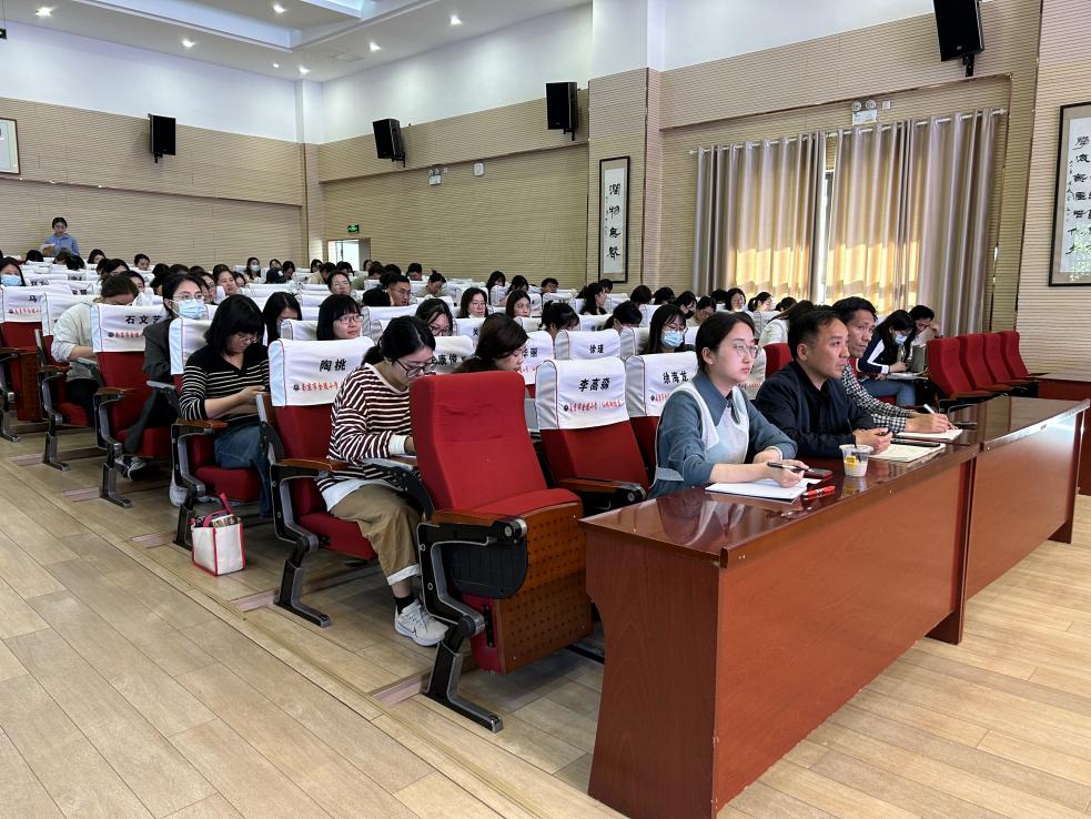 【湖畔·家校共育】双向奔赴，共育花开——金陵小学（仙林湖校区）第四次“家长开放月”活动总结_html_m1dc61633.jpg
