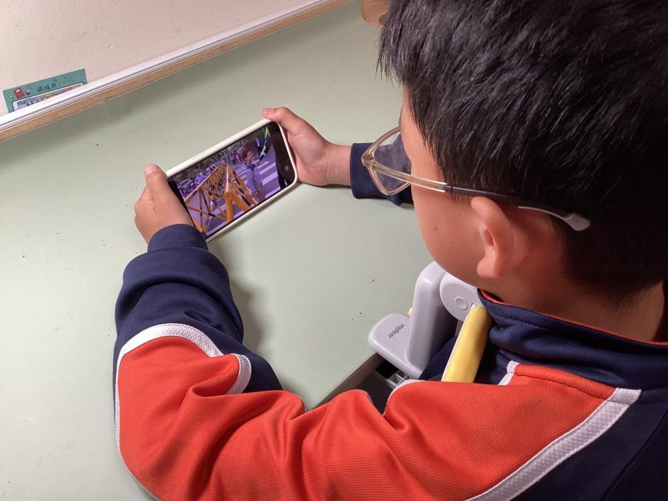 【湖畔·学生活动】与法同行 护航成长——普法宣传进校园活动_html_m75343355.jpg