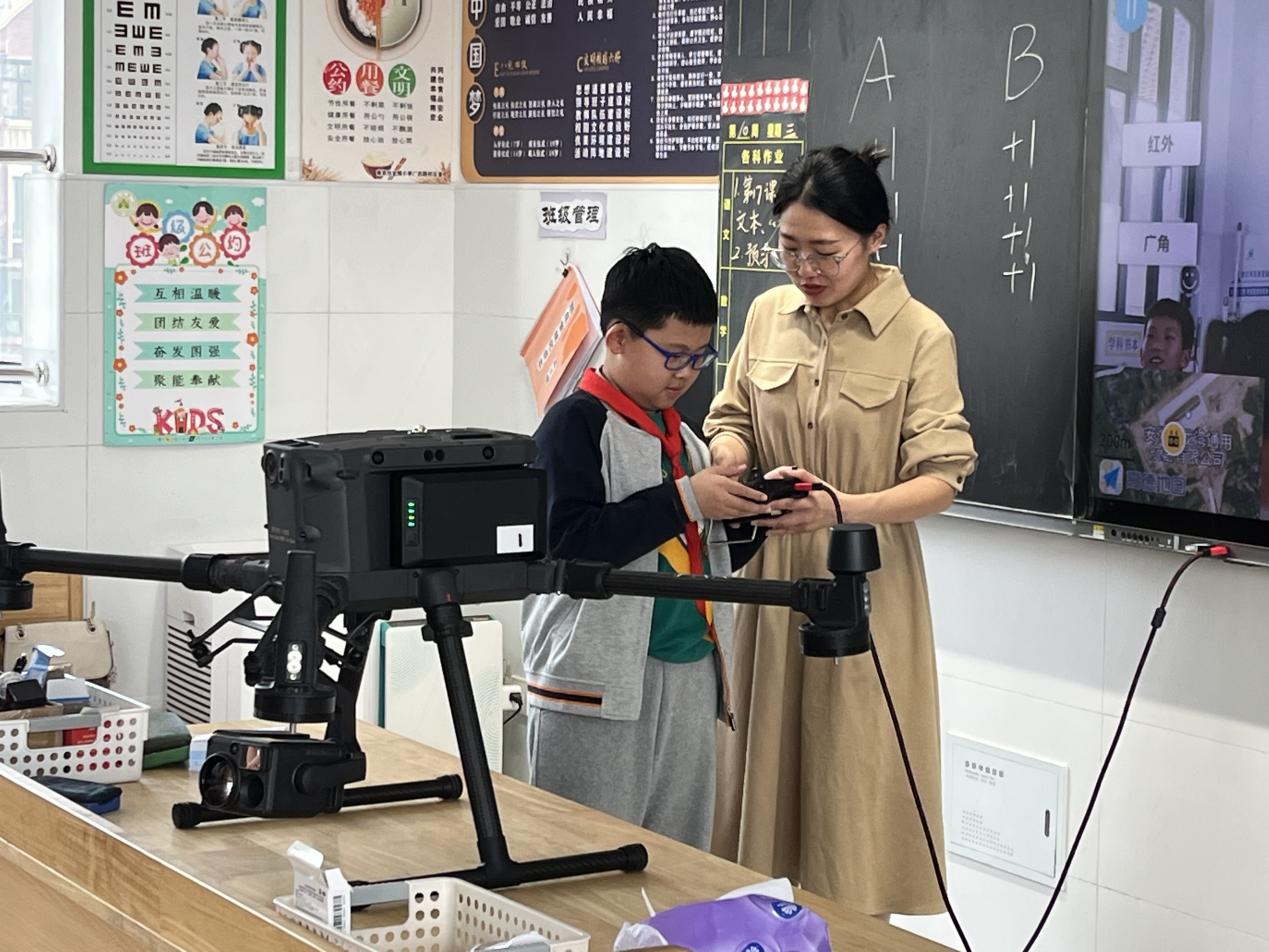 【博学广志】魅力家长课堂，助力学生成长  _html_m651edca8.jpg