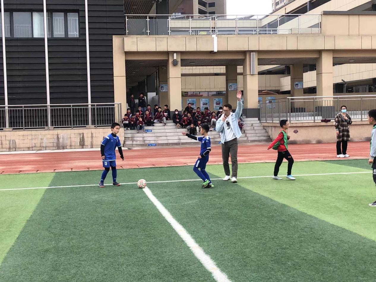 【博学广志】足球传递梦想 绿茵放飞希望—金陵小学广志路校区第二届“校长杯”校园足球联赛侧记_html_4ba76ecd.jpg