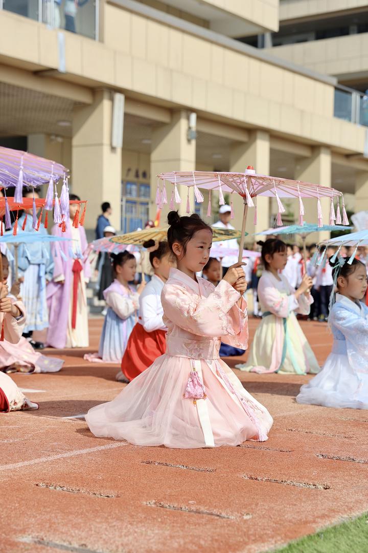 【博学广志】阳光下运动  节气里成长——金小广志路2022-2023学年第二学期春季运动会_html_6dd72895.jpg