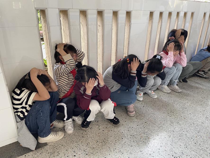 防震减灾，预警先行_html_m75a3a96f.jpg