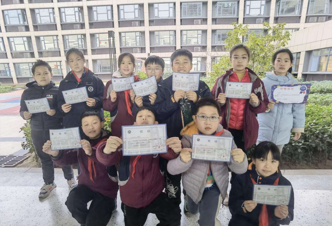 【博学广志】“讲”出智慧 “题”炼精彩——金陵小学广志路校区五年级“讲题小达人”数学单项竞赛_html_m8451f67.jpg