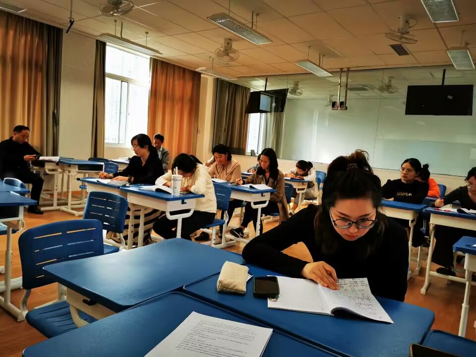 【湖畔·童化课堂】多角度 多方位 全面观察物体 ——数学故事汇之课例研讨（137）_html_501165c1.jpg