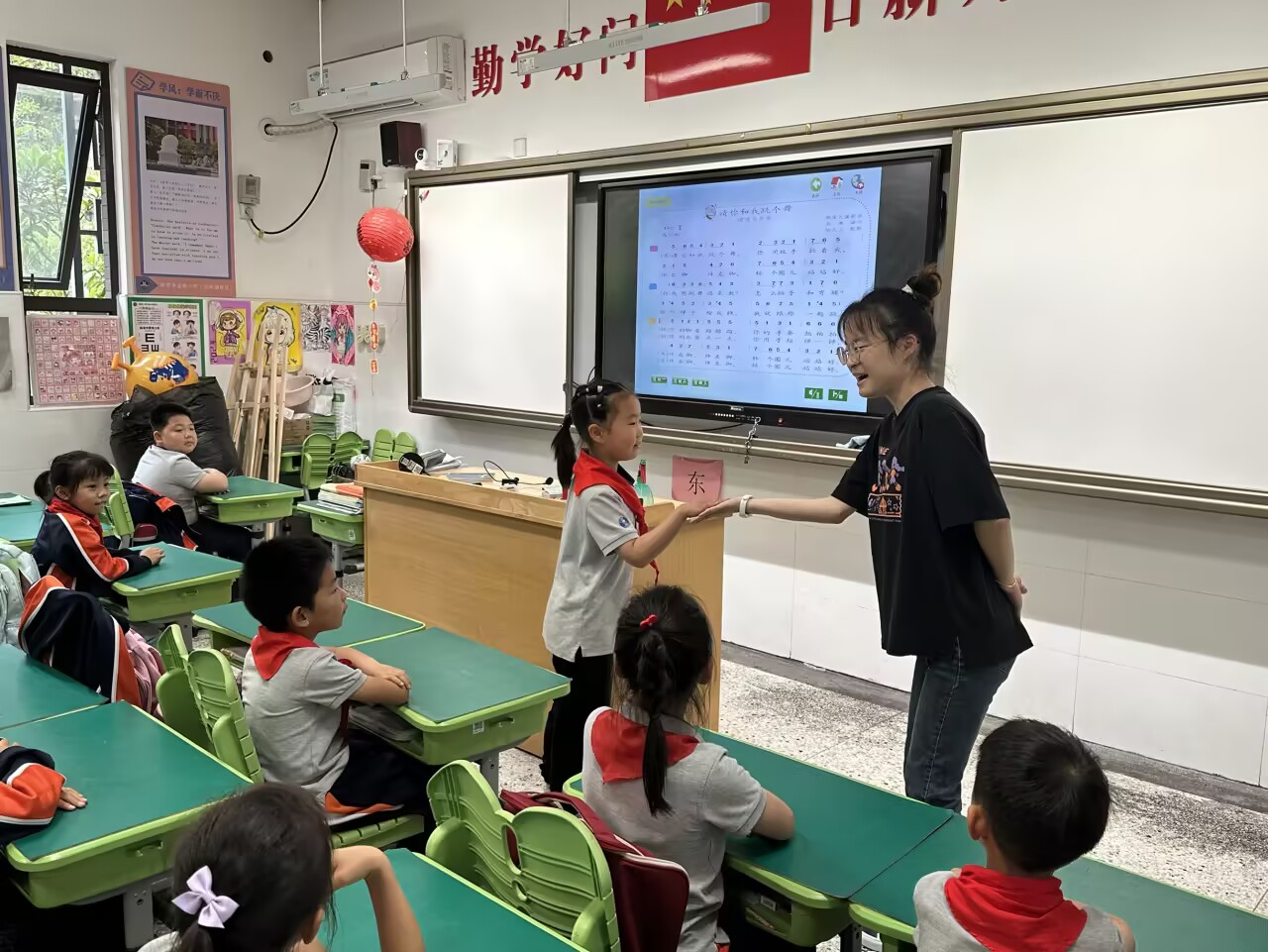 【湖畔·童化课堂】“音”你而动，舞动飞扬——音乐校本研修_html_170a67ac.jpg