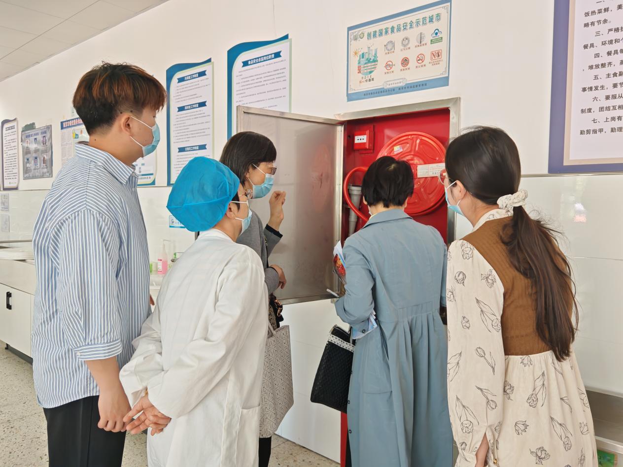 【湖畔·协同育人】督学护航，平安校园-南京市金陵小学（仙林湖校区）5月专项督导_html_766b54c4.jpg