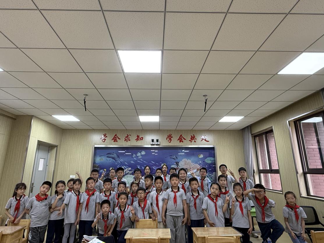 【湖畔·学生活动】仰望星空，探索宇宙奥秘——我校成功举办牛顿小精灵望远镜组装实践活动_html_m79955afd.jpg
