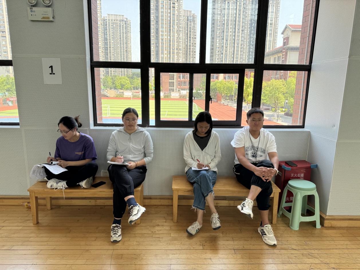 【湖畔·童化课堂】展体育课堂风采，以研促教共成长——体育校本研修之课例研讨（14）_html_m671791eb.jpg