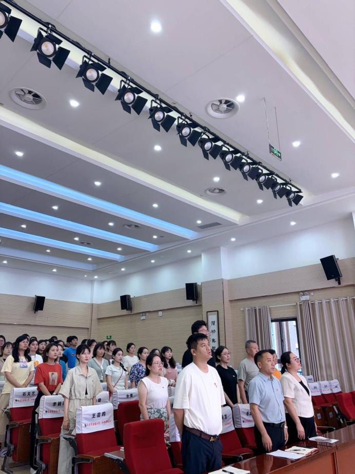 【湖畔·先锋示范】（主题党日）“同学党纪、共建支部”——金陵小学仙林湖校区党支部主题党日活动(1)_html_5652760a.jpg
