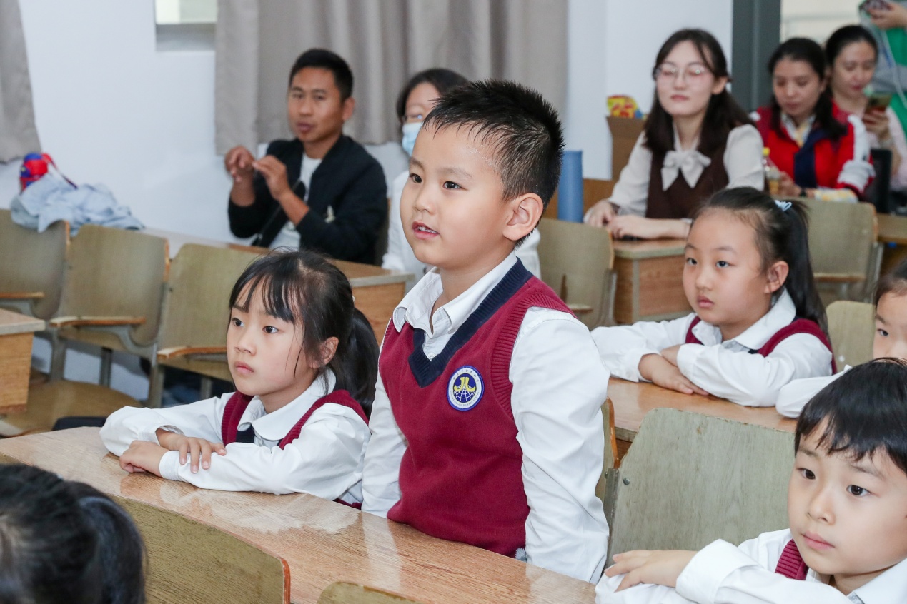 【湖畔·红领巾】红领巾寻访伟大成就（五十四）——走进生命科学，探索自然奥秘2023级5班寻访纪实_html_44af5f15.jpg