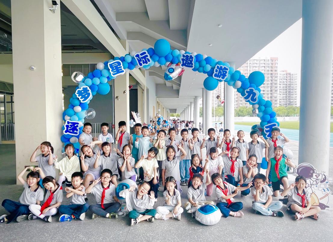 【湖畔·先锋示范】爱若春风 花开满园——2022-2023学年优秀班主任事迹介绍（1）_html_m54b256c0.jpg