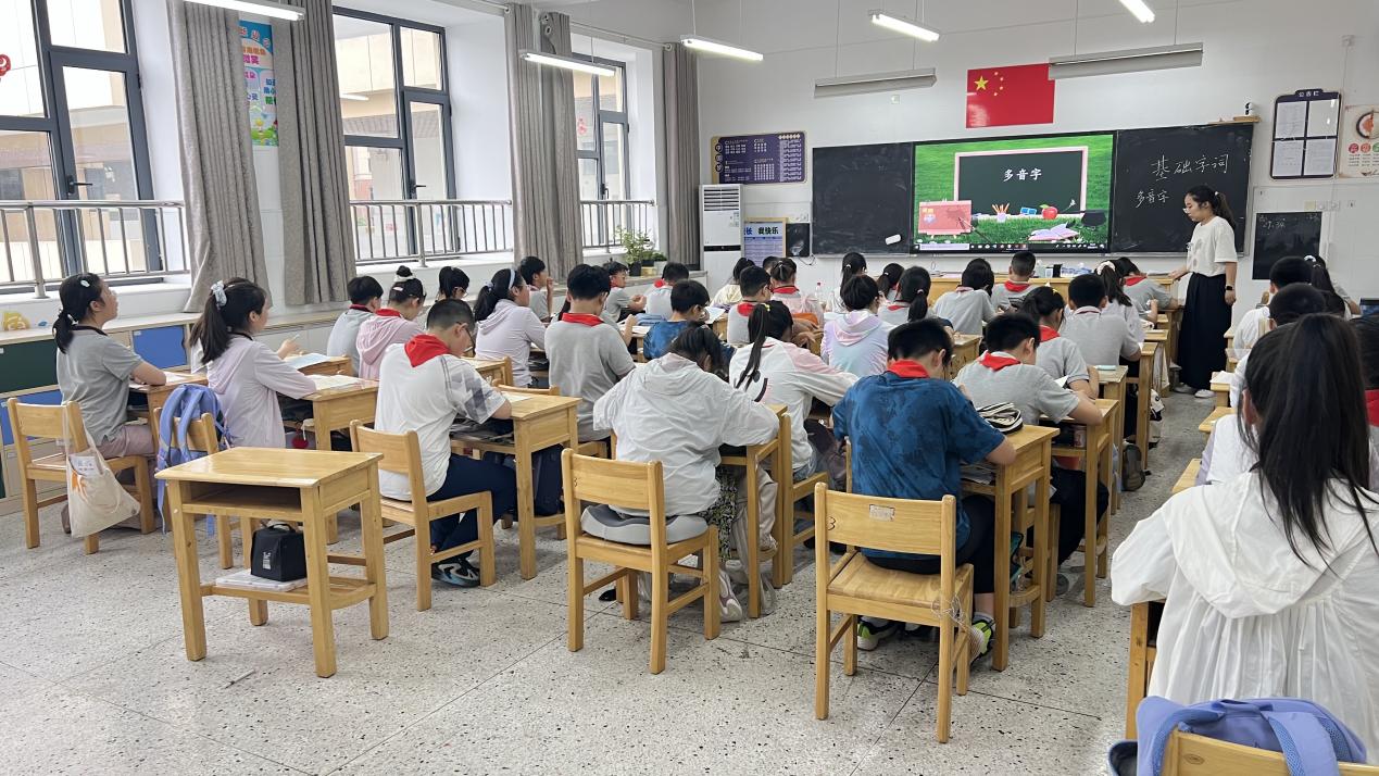 【博学广志】“复”之有道，“习”之有效——金陵小学广志路校区语文校本研修活动（一）_html_5238c4f5.jpg