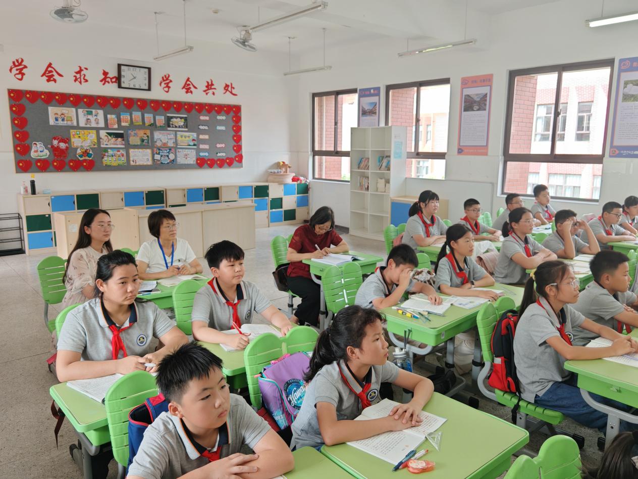 【湖畔·协同育人】开学工作稳推进，专项督导促提升——金陵小学（仙林湖校区）9月专项督导_html_m6468deb1.jpg