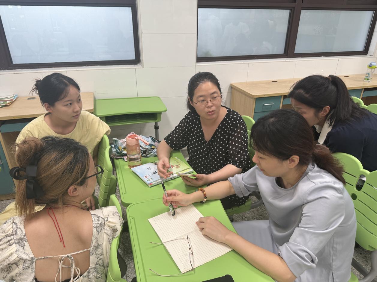 开学谋新篇，教研聚合力——记数学组新学期校本研修_html_1251abe1.jpg