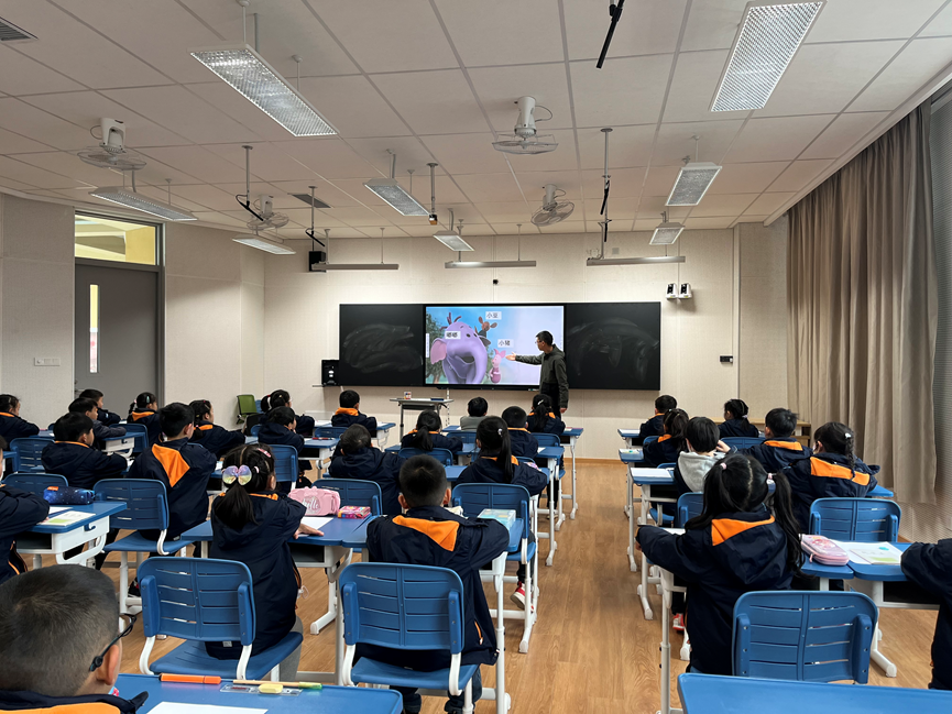 【湖畔•童化课堂】发现规律、利用规律——数学故事汇之课例研讨（133）_html_m3b5545e.png