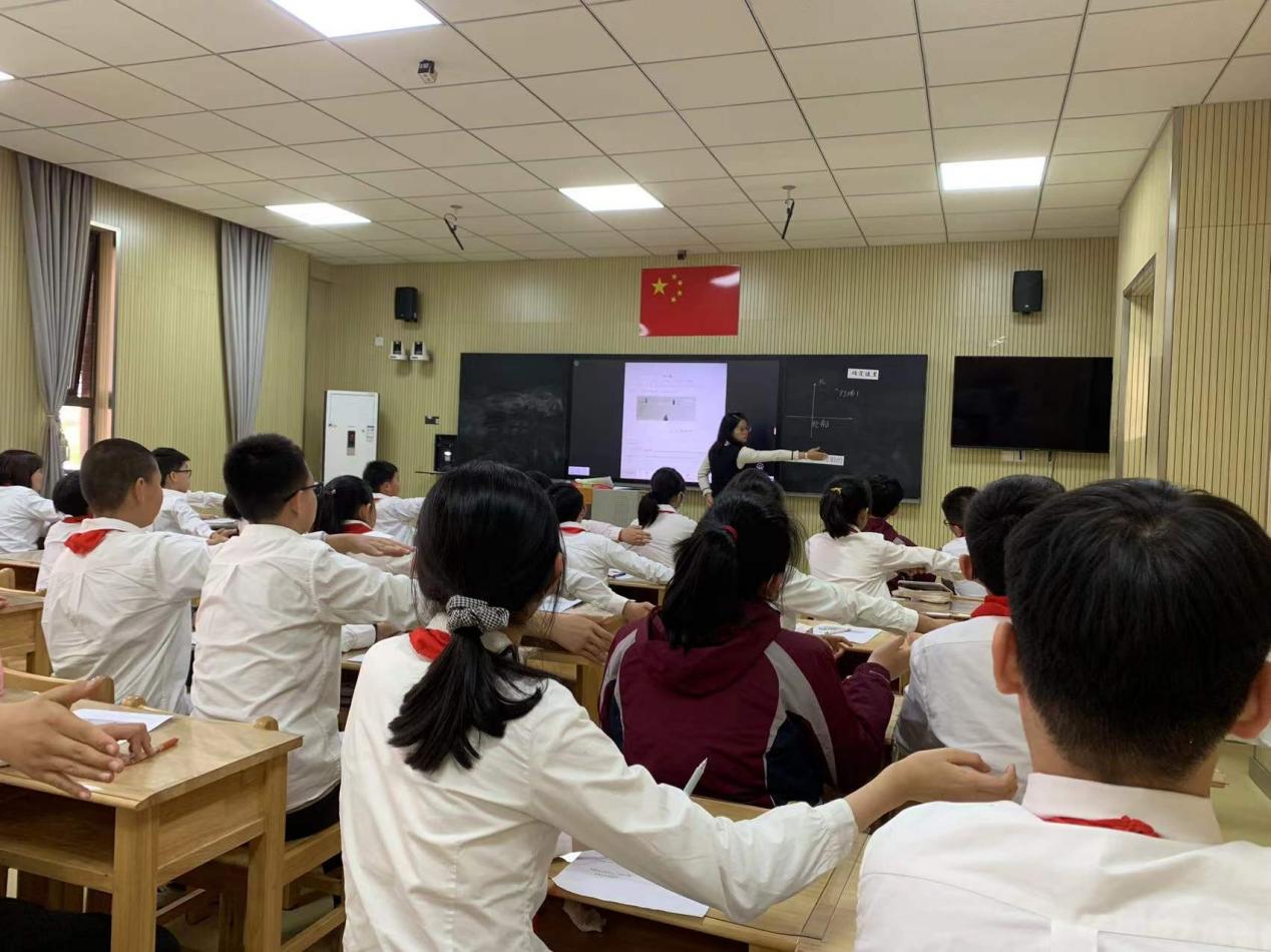 【湖畔•童化课堂】立足探究经验，感悟教学本质——数学校本研修之课例研讨（166）_html_m47f97ff9.jpg