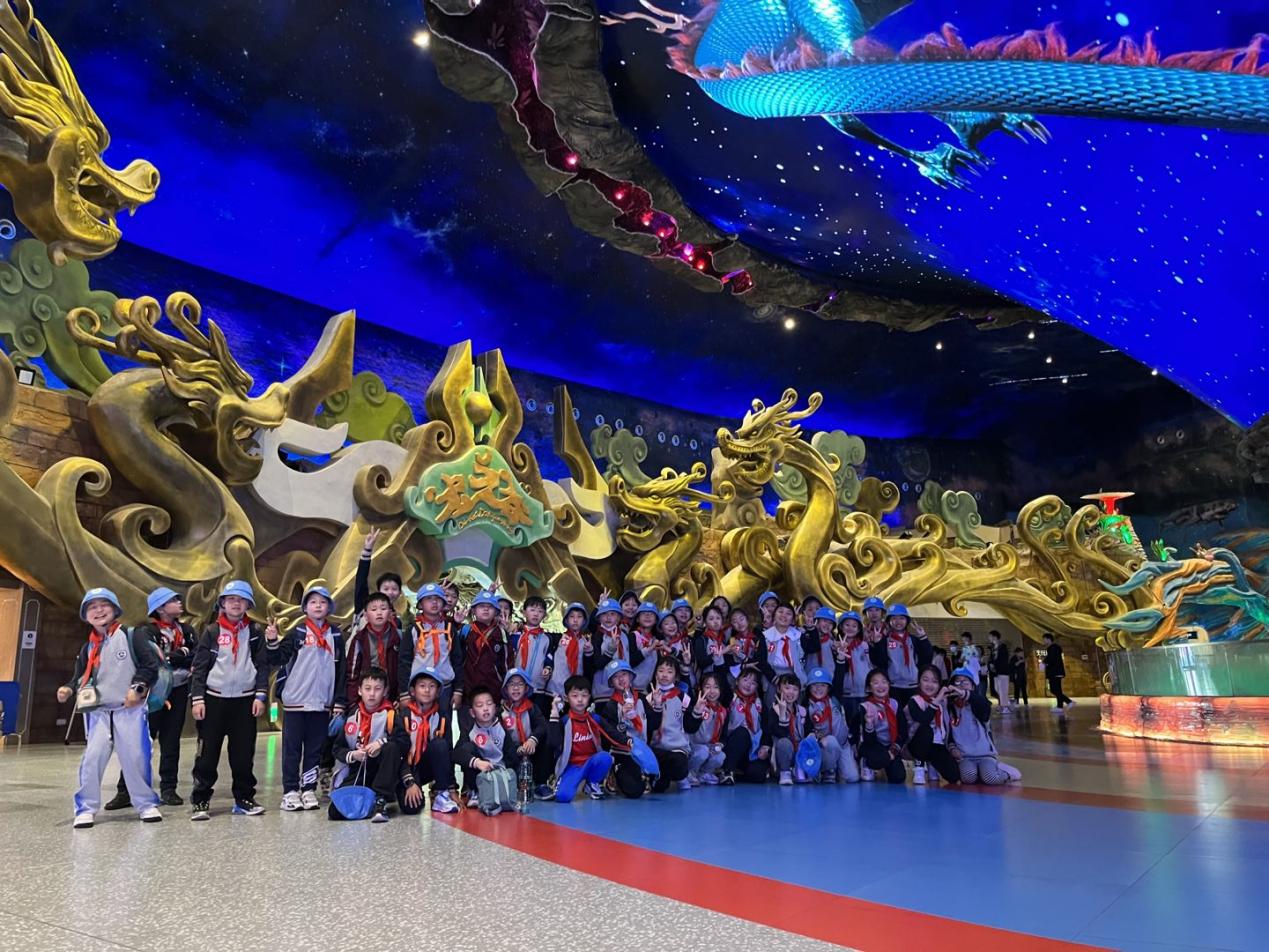 【博学广志】春生万物荣 研学正当时——记金陵小学广志路校区三年级春季社会实践活动_html_1604084d.jpg