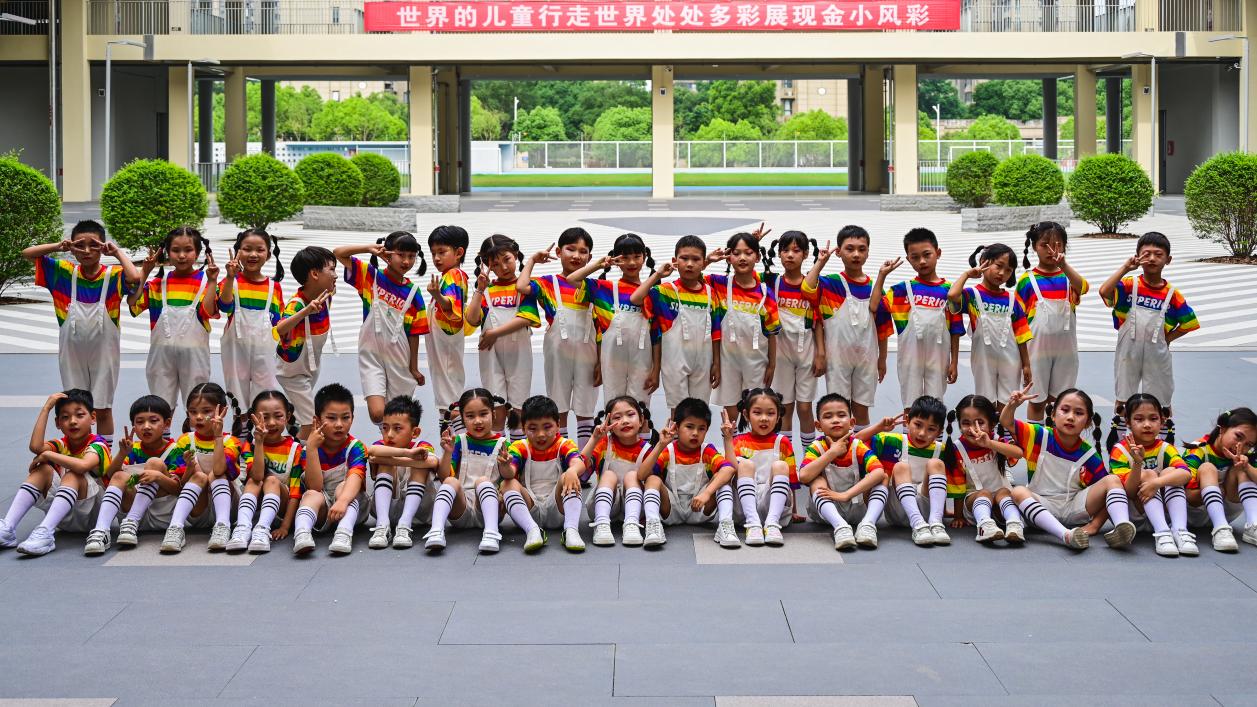 【湖畔·先锋示范】用心灵赢得心灵——2022-2023学年优秀班主任事迹介绍（3）_html_348ff5ac.jpg