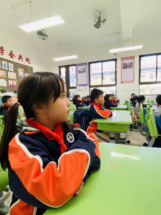 【湖畔·家校共育】一块钢板的奇妙旅行：从平凡到非凡的钢桥诞生记——二（13）班家长课堂_html_135ec39.jpg