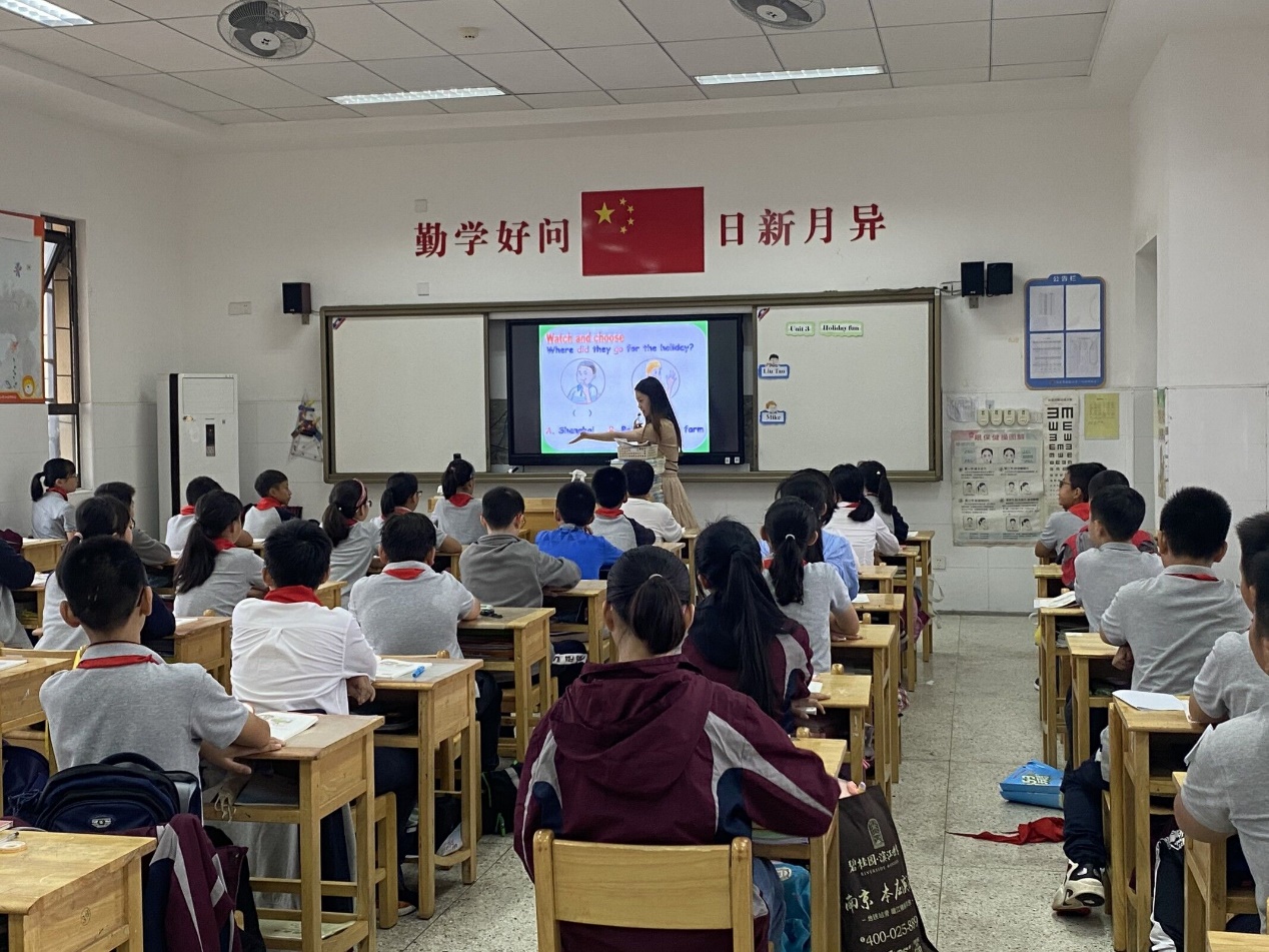 【湖畔光影】英语校本研修之组内教研（2）_html_48675f1e.jpg