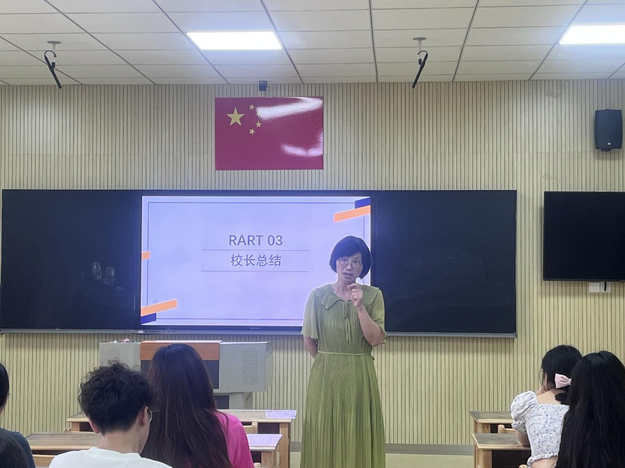 【湖畔光影】薪火相传，匠心筑梦——金陵小学（仙林湖校区）2021-2022学年度第二学期师徒结对总结会_html_m6995b1ba.jpg