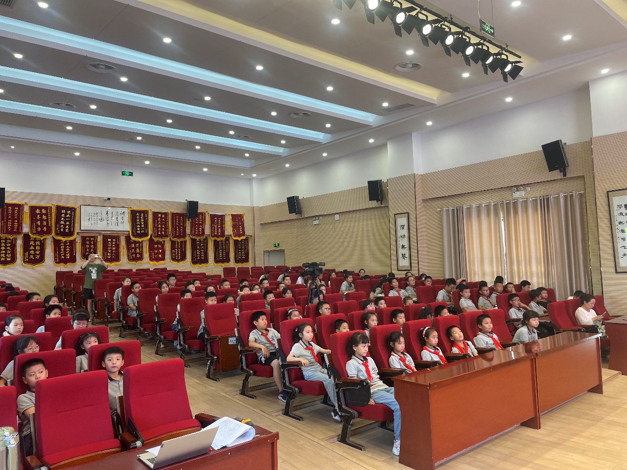 【湖畔光影】科技引领未来，创新成就梦想——栖霞区科普进校园活动之金陵小学（仙林湖校区）专场_html_m4a96faf2.jpg