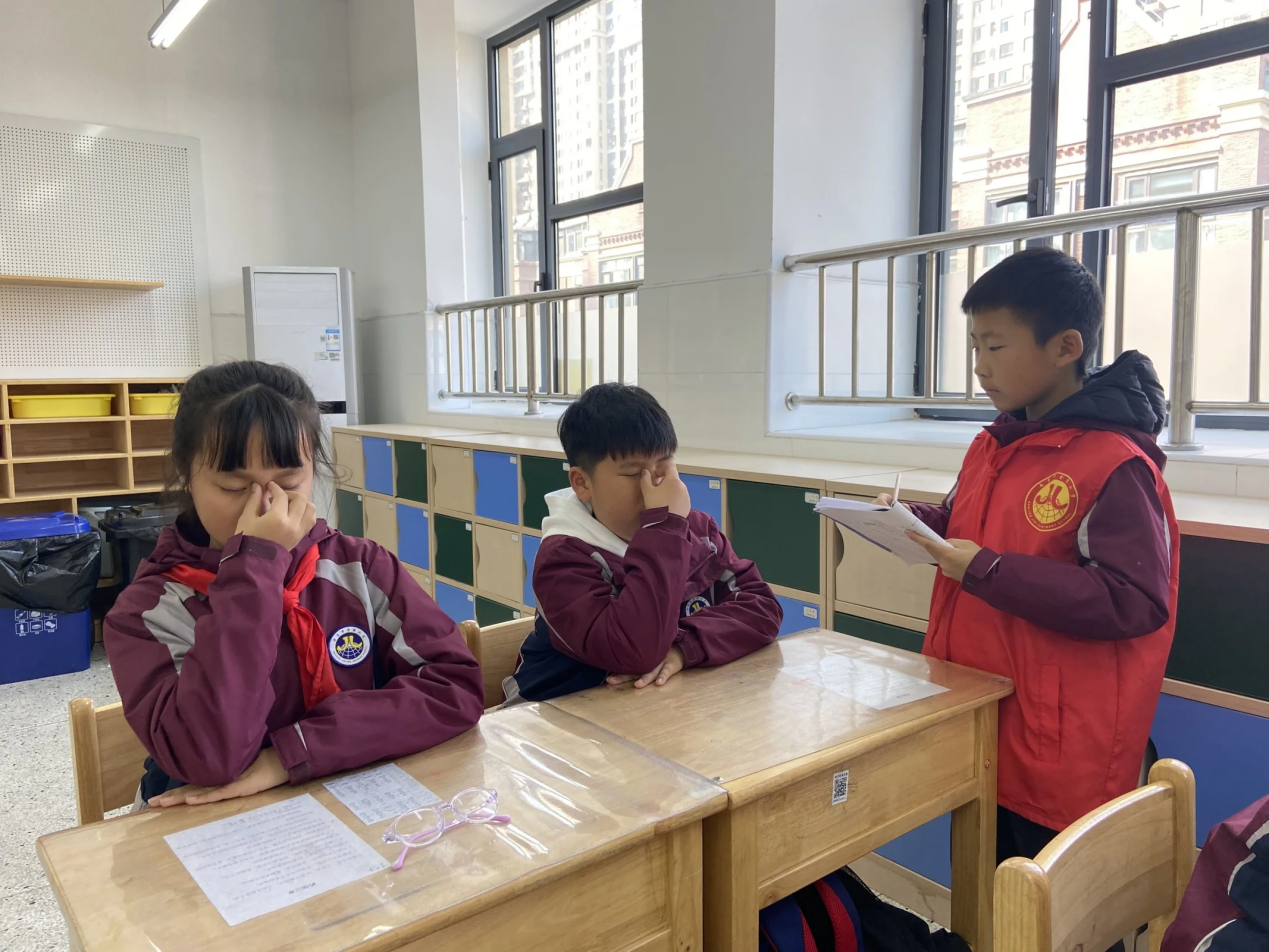 【博学广志】小眼睛 亮晶晶 爱眼护眼我能行——记金陵小学广志路校区“防近周”系列活动_html_37dc161e.png