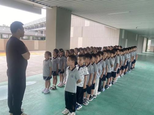 【湖畔·学生活动】迈好成长第一步，快乐启航新旅程——南京市金陵小学（仙林湖校区）2025级一年级新生入学培训_html_6ee773c1.jpg