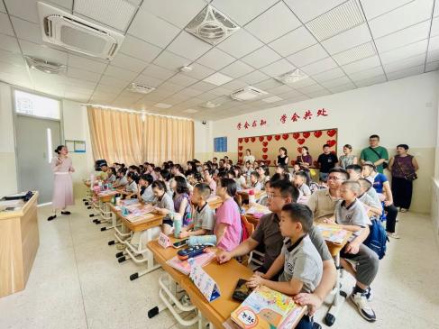 【湖畔·学生活动】迈好成长第一步，快乐启航新旅程——南京市金陵小学（仙林湖校区）2025级一年级新生入学培训_html_m603dd6ca.jpg