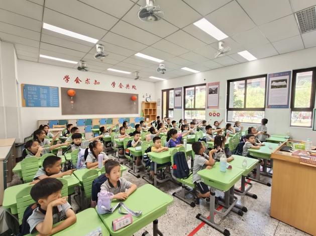 【湖畔·学生活动】迈好成长第一步，快乐启航新旅程——南京市金陵小学（仙林湖校区）2025级一年级新生入学培训_html_m2af40f66.jpg