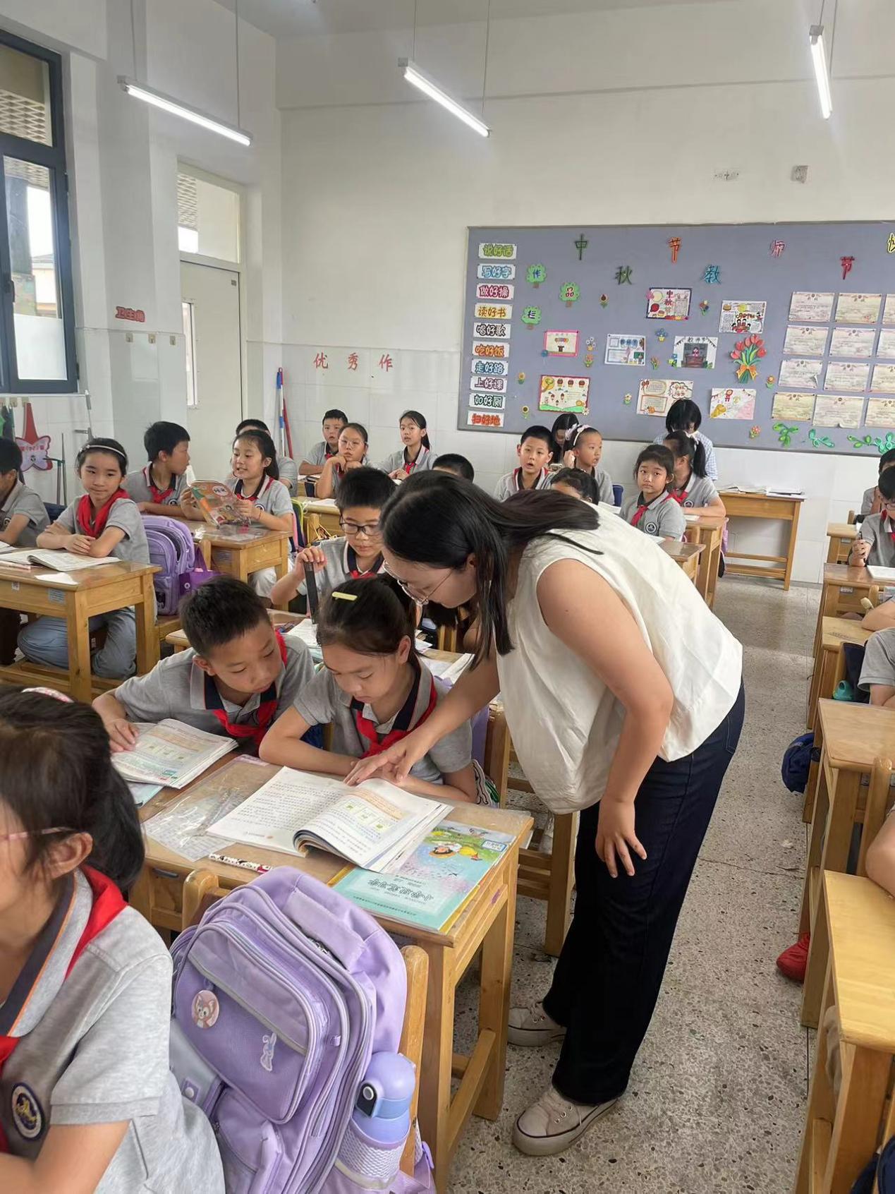 【博学广志】集体智慧共研究，携手“观察”共成长——金陵小学广志路校区四年级语文组教研活动_html_m70275fb7.jpg