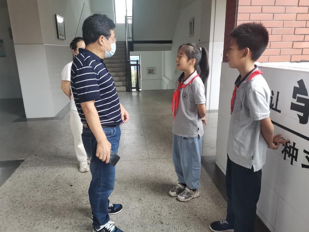 【湖畔光影】责任督学进校园，促进文明城市创建_html_416736c.jpg